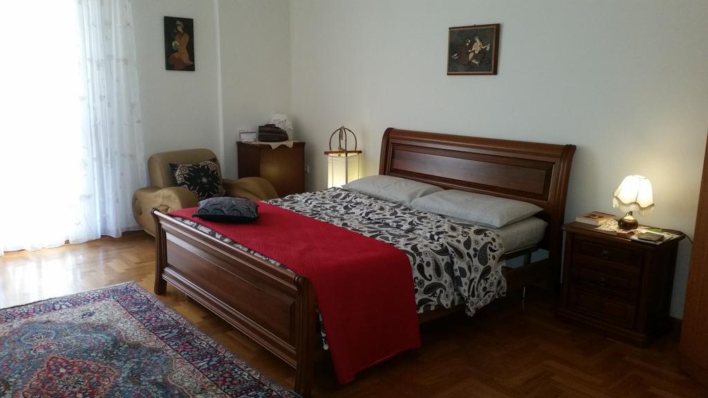 Lian Room B&B Caserta Bagian luar foto