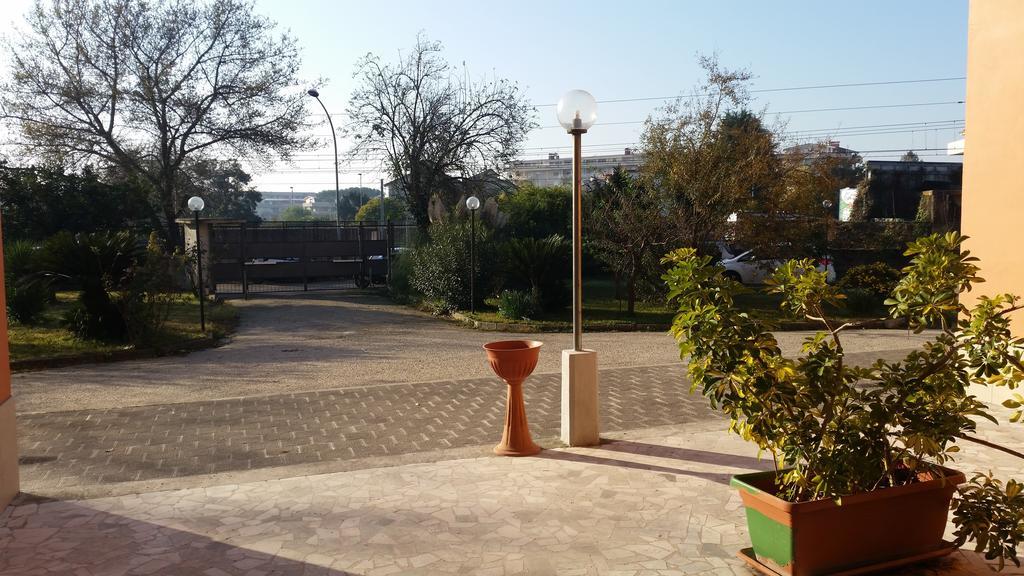 Lian Room B&B Caserta Bagian luar foto