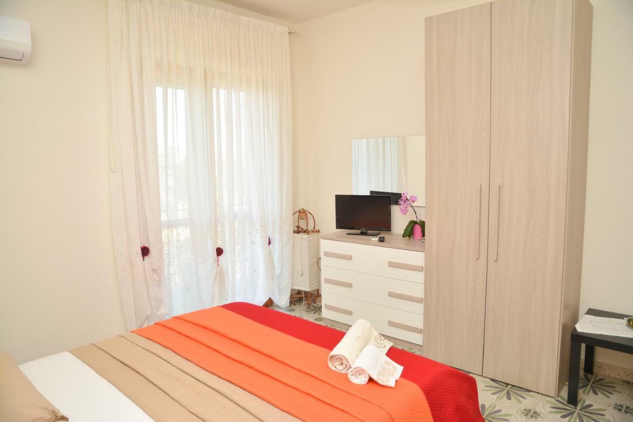 Lian Room B&B Caserta Bagian luar foto