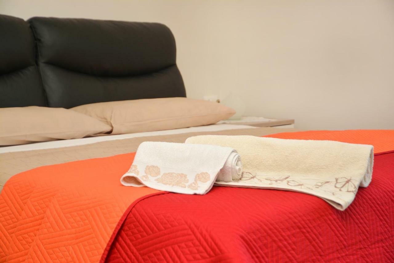 Lian Room B&B Caserta Bagian luar foto