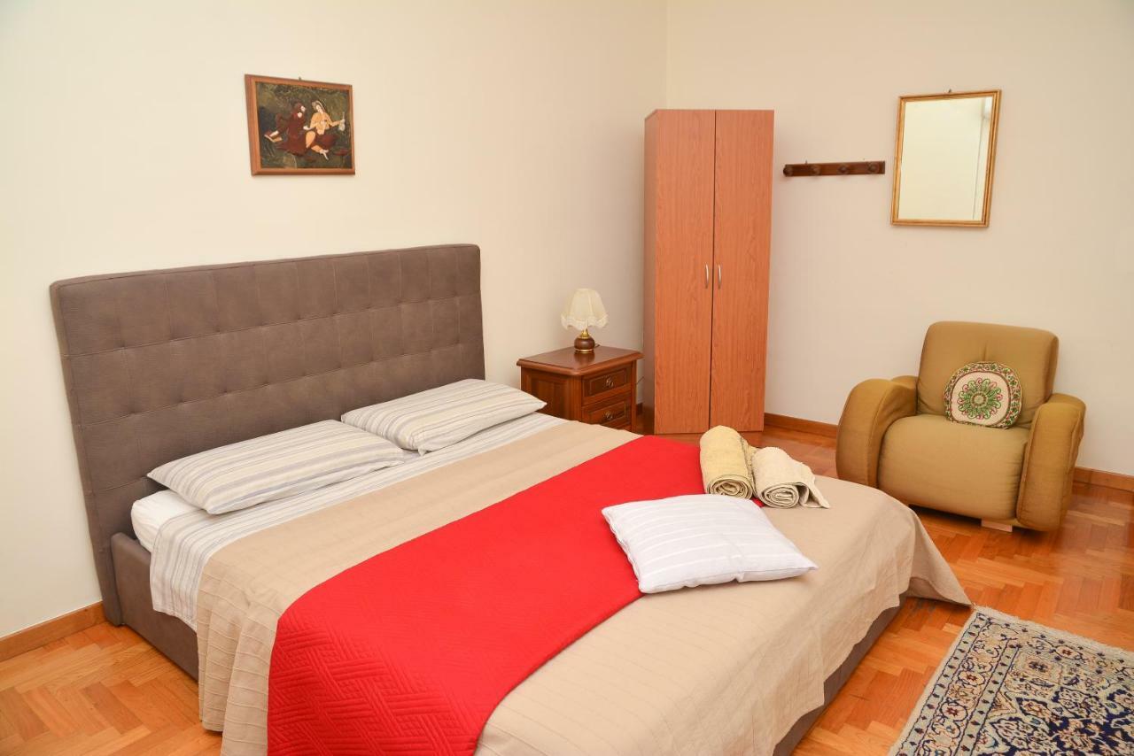 Lian Room B&B Caserta Bagian luar foto