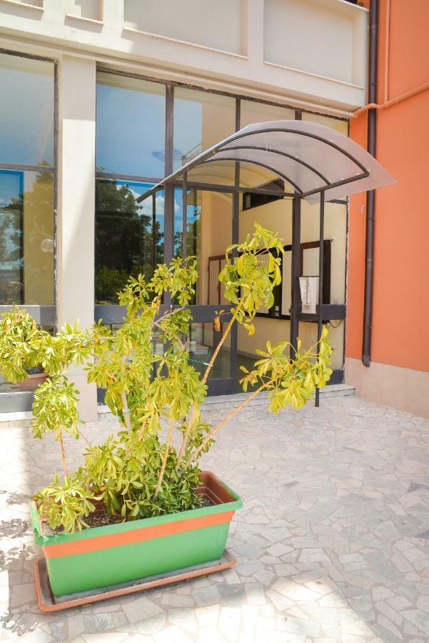 Lian Room B&B Caserta Bagian luar foto