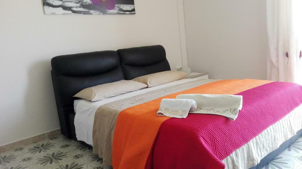 Lian Room B&B Caserta Bagian luar foto
